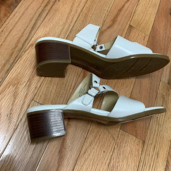 Liz Claiborne Flex Sandals - Picture 4 of 7